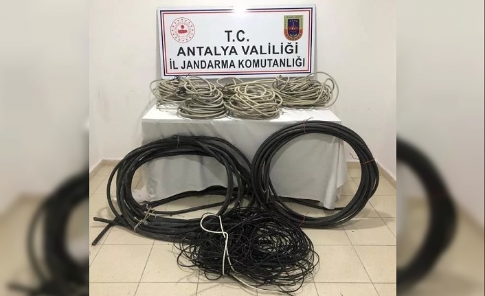 Alanya’da kablo hırsızları tutuklandı!