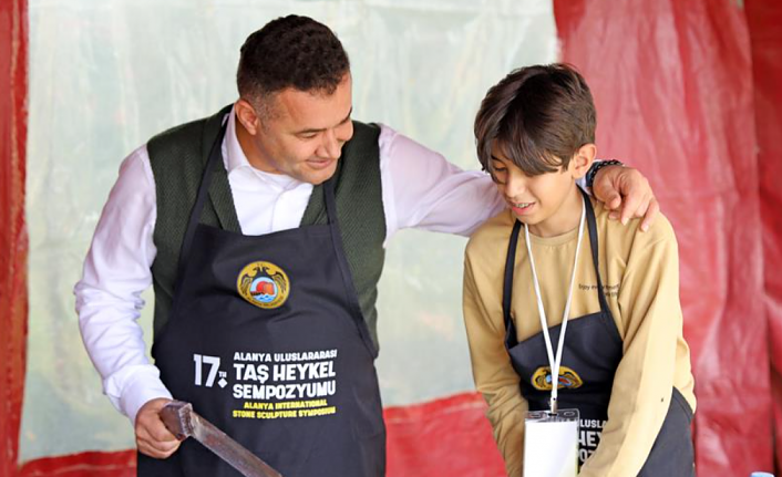 BAŞKAN YÜCEL GELECEĞİN SANATÇILARIYLA BULUŞTU