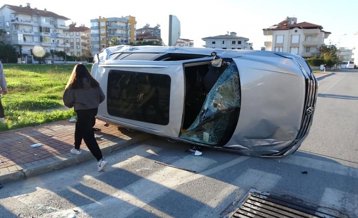 2 otomobilin çarpışması sonucu kaza meydana geldi!