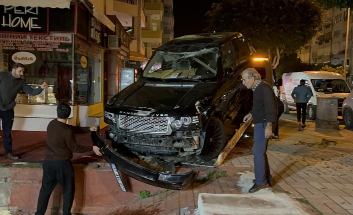 Alanya'da viteste unutulan lüks cip devrildi!