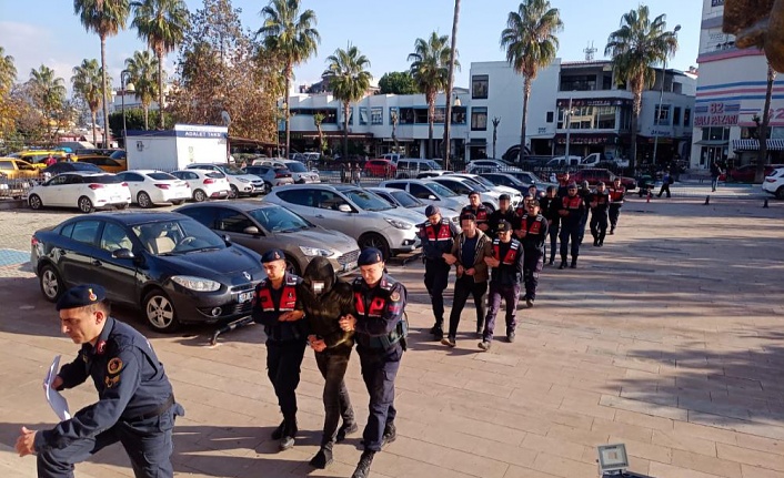 Gazipaşa'da 11 farklı adrese eş zamanlı uyuşturucu operasyonu!