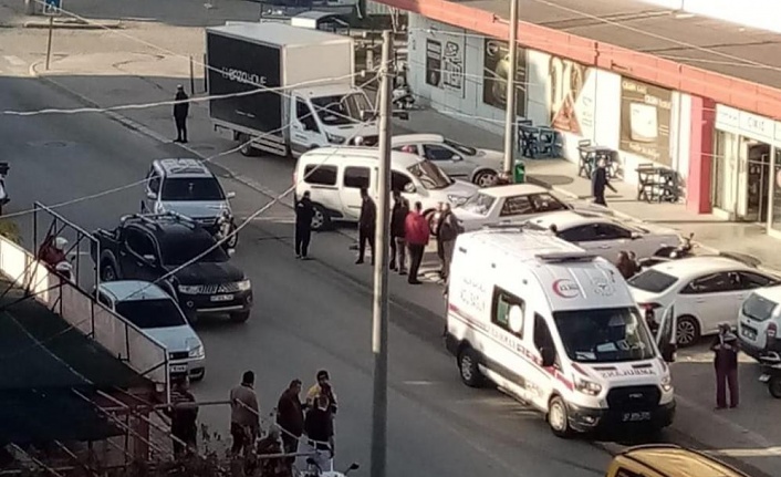 Hasta almaya giden ambulans otomobille çarpıştı!