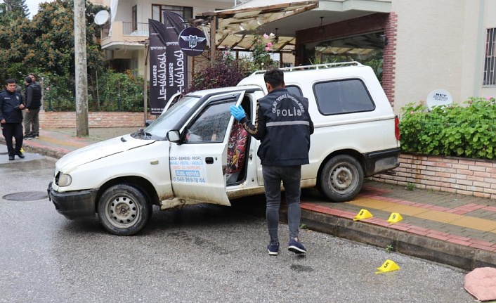 Alanya'da aracıyla seyir halindeyken silahla kurşunlandı!