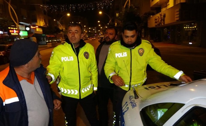 Alkollü çıkan araç sürücüsü, polise zor anlar yaşattı!