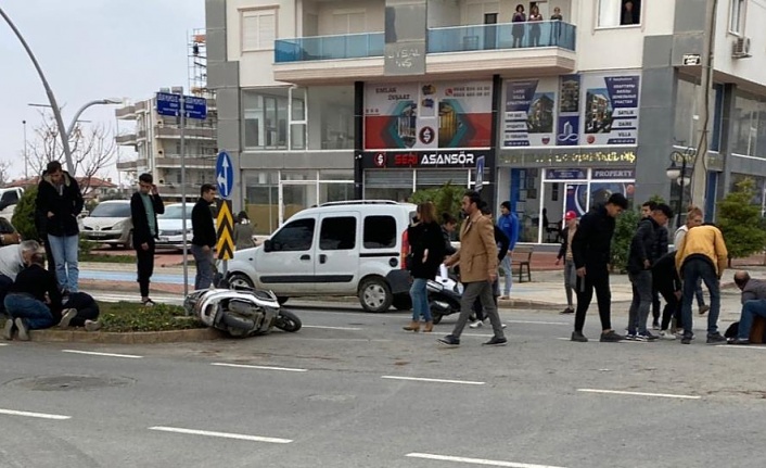 Gazipaşa’da 2 motosiklet çarpıştı: 1'i ağır 4 yaralı!