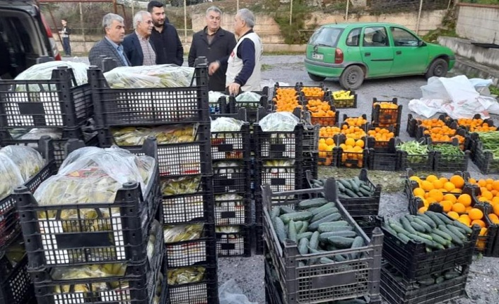 Gazipaşa’dan İdlib’e insani yardım malzemesi gönderildi