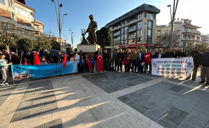 İsveç’te Kur'an’ın yakılması Alanya’da protesto edildi!