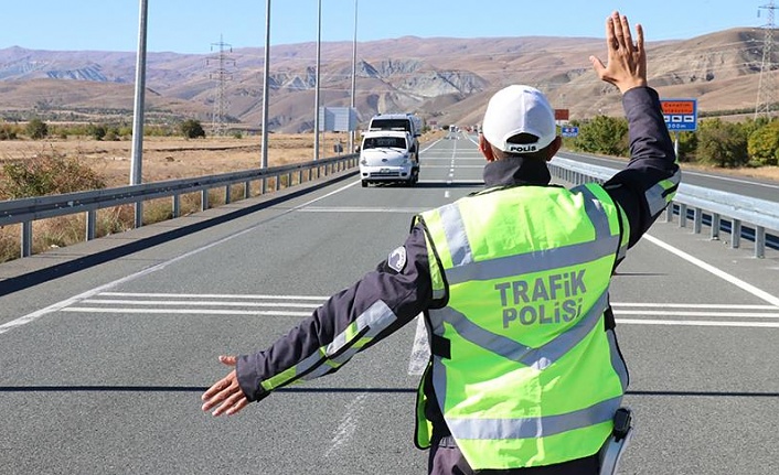 Yabancılar adına tescil edilen 421 araç denetlendi, 17'sine cezai işlem uygulandı