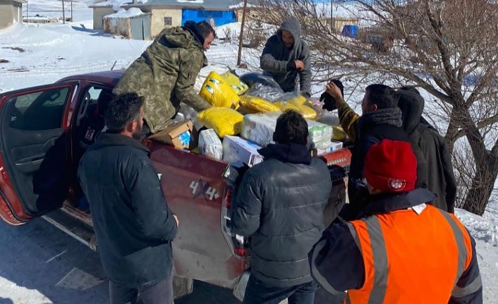 Deprem bölgesindeki uzak köylere yardım ulaştırıyorlar