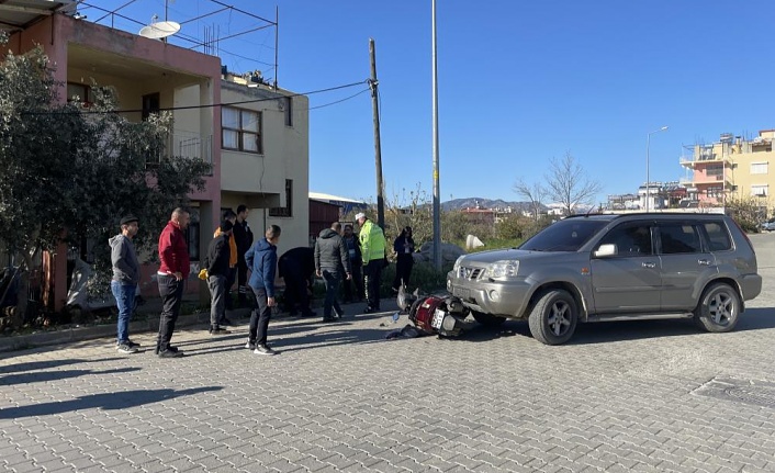 Gazipaşa'da motosikletle otomobil çarpıştı: 1 yaralı!