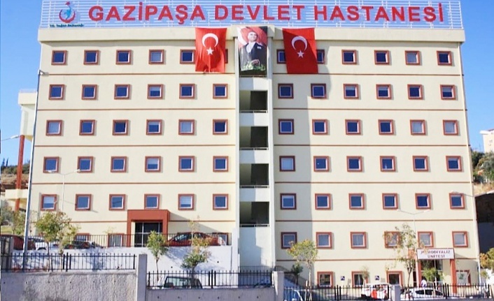 Gazipaşa Devlet Hastanesi, deprem bölgesinden sevk edilen yaralılara sağlık hizmeti veriyor