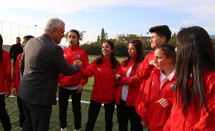 Kadın futboluna ALTSO Başkanı Eray Erdem’den tam destek