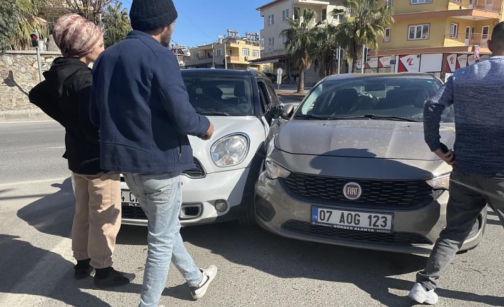 Malatya’dan Alanya’ya giden depremzede kaza yaptı!