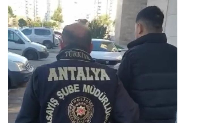 Polis ve savcı olarak kendini tanıtıp 2 milyon 810 bin TL para aldı!