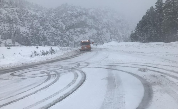 Antalya-Konya karayolunda kar yağışı başladı