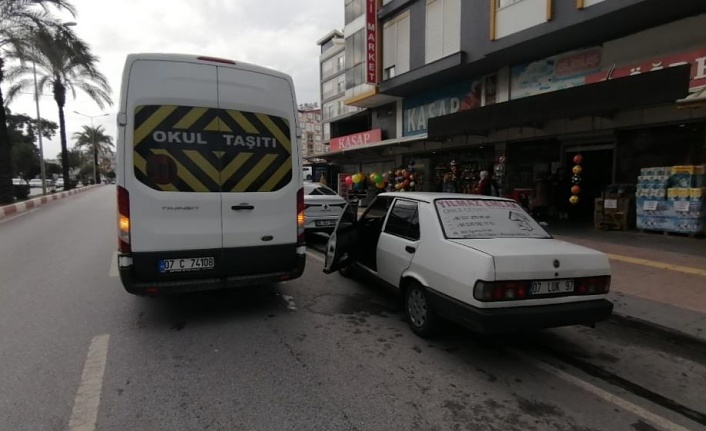 Park ettiği otomobilin kapısını açtı, hastanelik oldu!