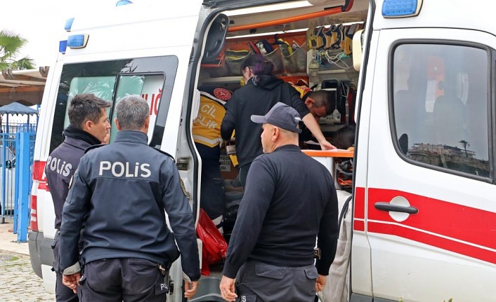 Sörf tahtasıyla açığa sürüklenen turistleri deniz polisi kurtardı!