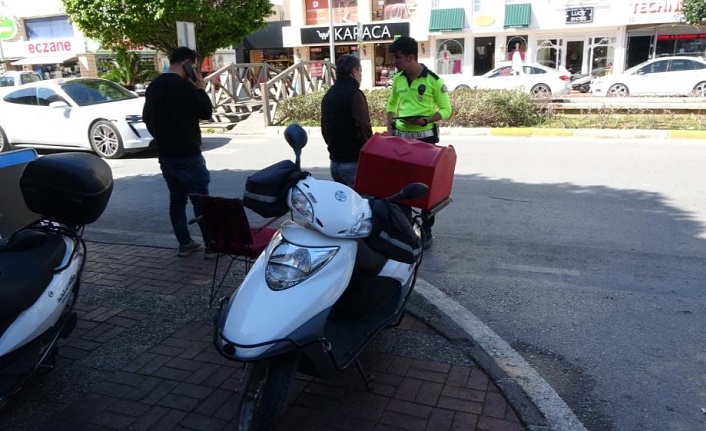 Yaya geçidinden geçen yaşlı Alman kadına motosikletli kurye çarptı!