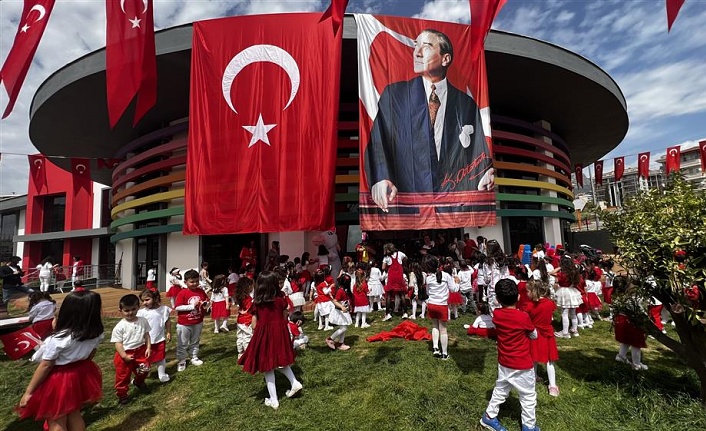 ALANYA BELEDİYESİ RÜYA İPEKTEN VE SAADET ÇELİK KREŞ VE ÇOCUK AKADEMİSİ’NDE 23 NİSAN COŞKUSU