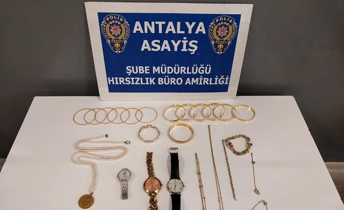 Kayıp 400 bin TL değerindeki kayıp ziynet eşya çantasını polis buldu