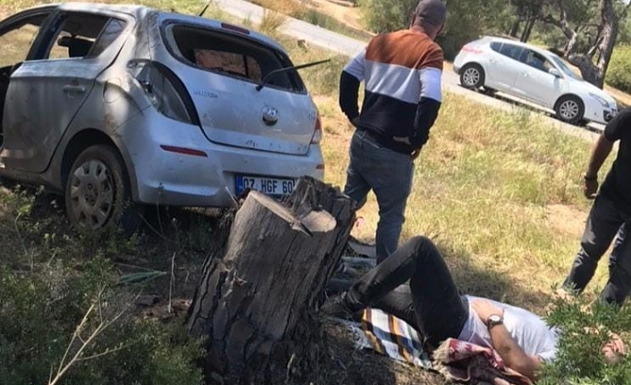 Yoldan çıkıp ormanlık alana uçan otomobil sürücüsü yaralandı