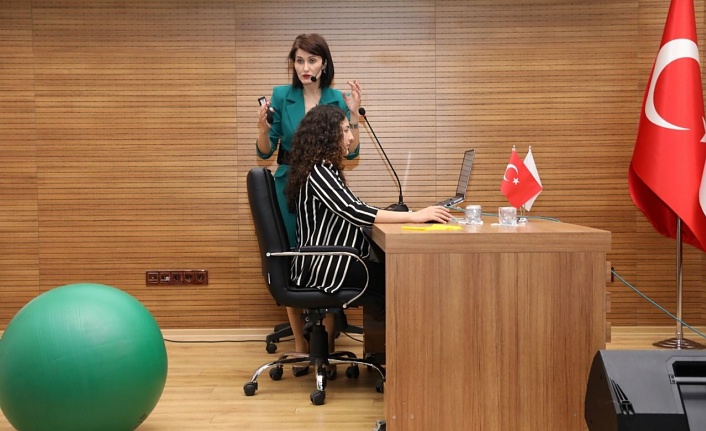 ALKÜ’de ofis ergonomisi semineri yapıldı