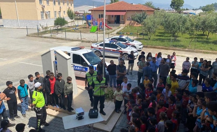 Trafik ekipleri 380 öğrenciye ve 32 öğretmene trafik eğitim semineri verdi