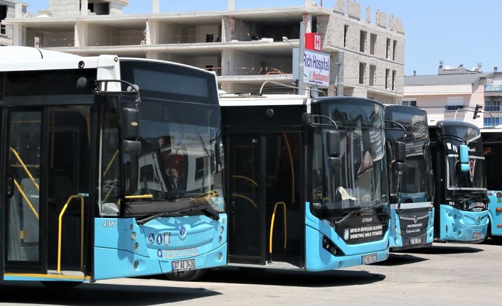 Turizm sezonunu açan Antalya'da toplu taşımada 17 bin TL maaşla şoför bulunamıyor