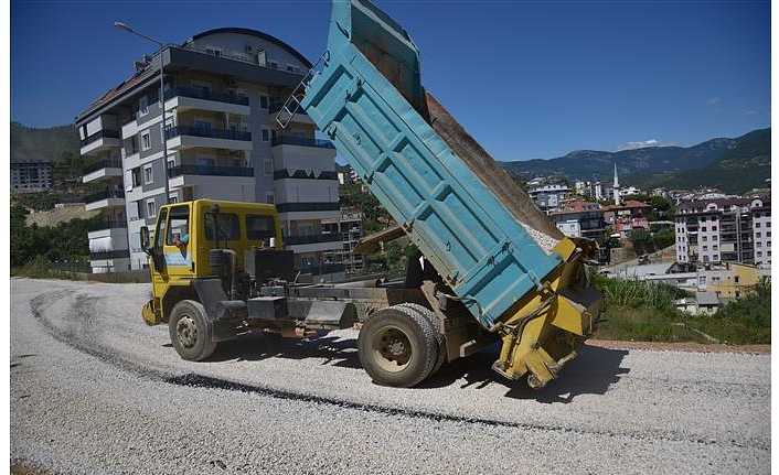 ALANYA BELEDİYESİ’NDEN 3 KOLDAN ASFALT ÇALIŞMASI