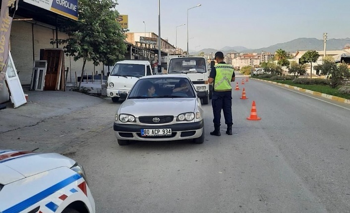 Jandarma ekiplerinden trafik denetimi