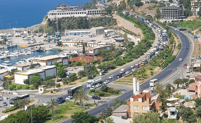 Trafik ve otopark sorunu vatandaşları bezdirdi