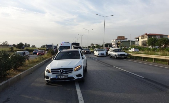 Fenalaşan sürücü paniği zincirleme kazaya yol açtı