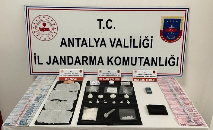 Jandarma, Uyuşturucu Tacirlerine Gece Gündüz Göz Açtırmıyor!