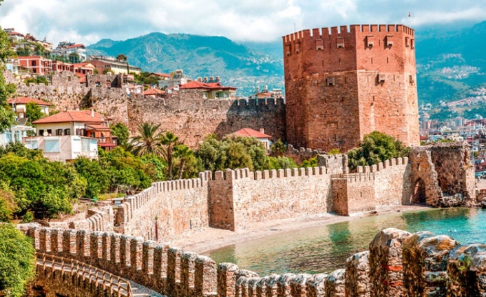 Alanya'da ikamet kısıtlaması sektörü kilitledi
