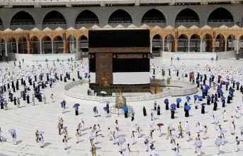 Suudi Arabistan 2 milyon umrecinin kabul edileceğini açıkladı