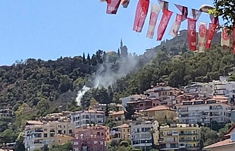 Alanya Kalesi’nde korkutan yangın!