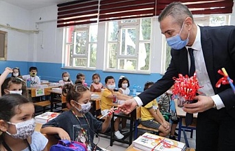 Alanya’da 60 bin öğrenci için bu yıl ilk ders zili çaldı