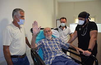 Alanya’da 82 yaşındaki adam koronayı yendi