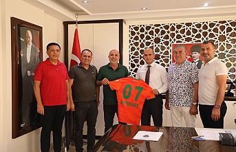Alanyaspor yönetiminden emniyet müdürlüğüne 'hayırlı olsun' ziyareti
