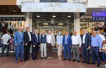 Müdür Deniz'den Başkan Şahin'e tebrik