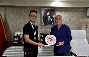Şampiyon millilerden Başkan Çavuşoğlu’na ziyaret