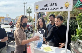 Alanya AK Gençlik üye çalışması ve fidan dağıtımı yaptı