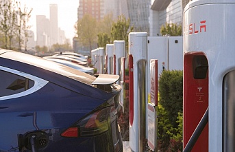 Tesla, diğer elektrikli araçların da Superchargerlar’ı kullanmasına izin vermeye başlıyor