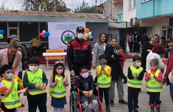 Alanya'da jandarmadan engelli öğrencilere ziyaret