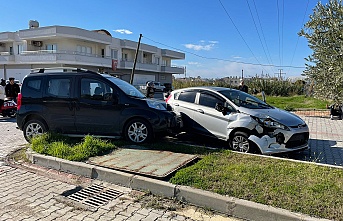 Alanya'da maddi hasarlı kaza!