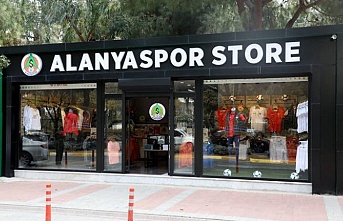 Alanyaspor Store’un Mahmutlar şubesi hizmete açıldı