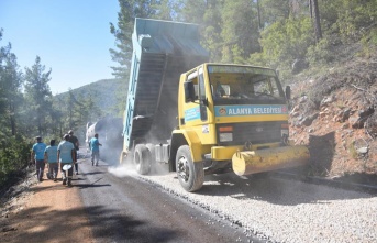 Uğurlu Mahallesi’nde 36 yıl sonra gelen yol sevinci