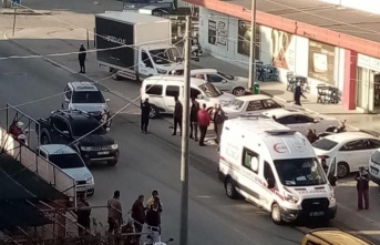 Hasta almaya giden ambulans otomobille çarpıştı!