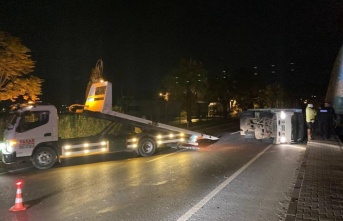 Devrilen kamyonetten kaçarken yüksekten düşüp yaralandı!