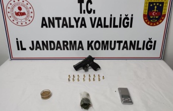 Villa kiralayıp uyuşturucu yetiştirdiler!